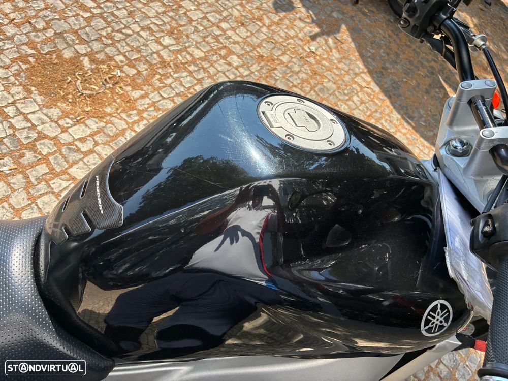 Yamaha FZ 600 - 9