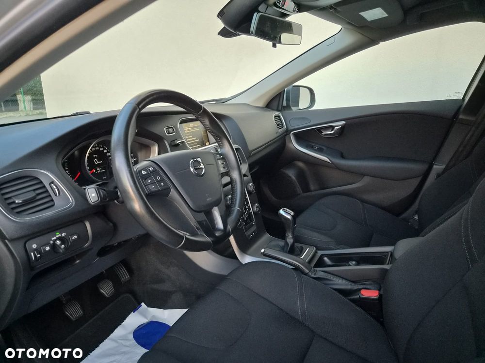 Volvo V40 D2 Kinetic - 17