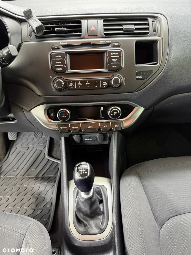 Kia Rio - 2