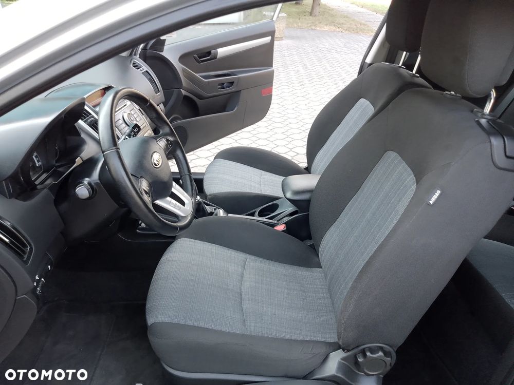 Kia Ceed 1.6 CVVT Dream-Team Edition - 17