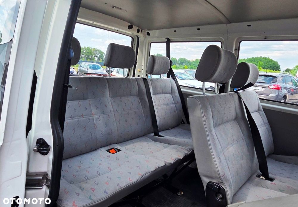 Volkswagen Transporter - 10