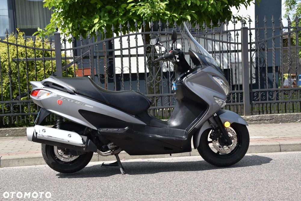 Suzuki Burgman - 4