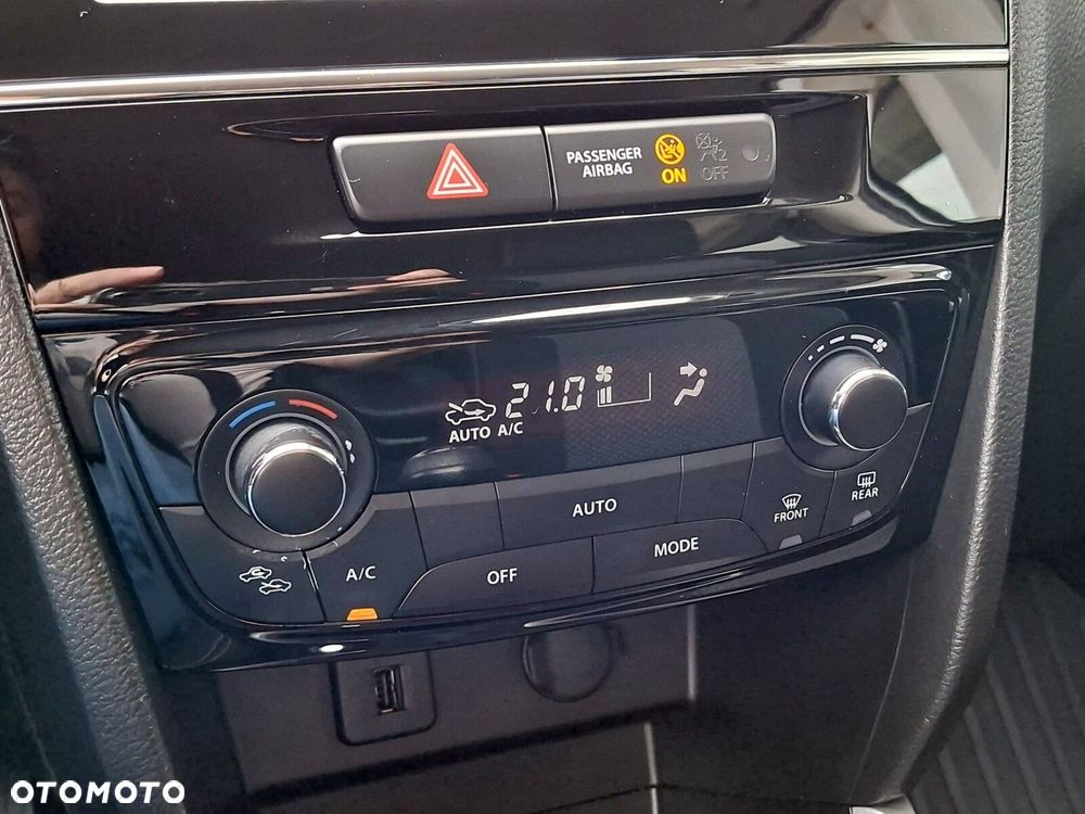 Suzuki Vitara 1.6 Premium 2WD - 24