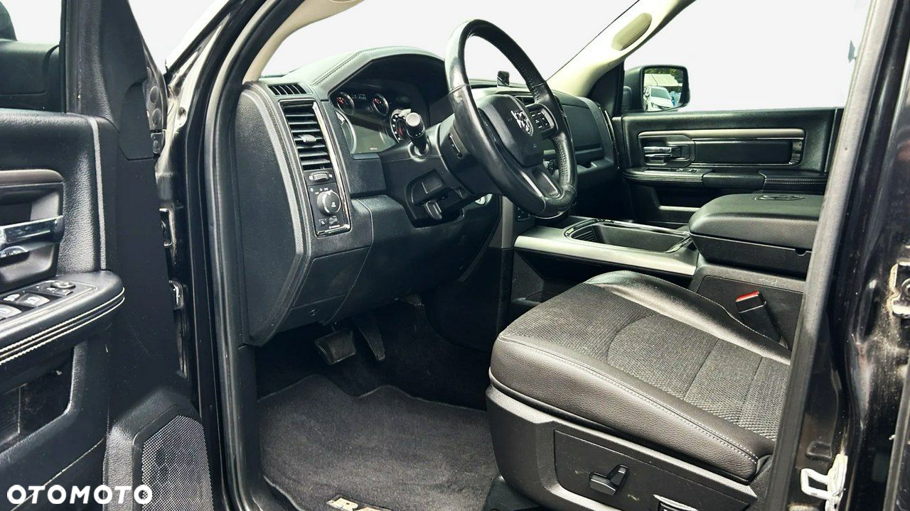 Dodge RAM - 8