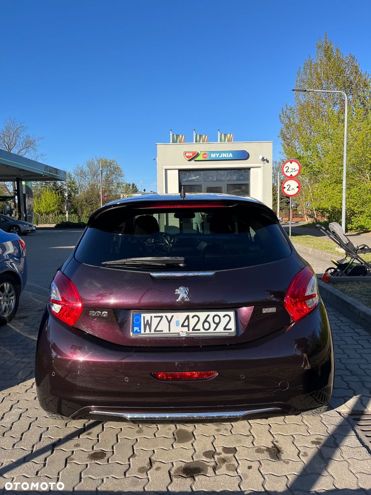 Peugeot 208 - 3