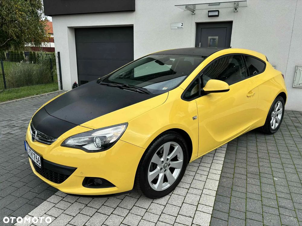 Opel Astra IV GTC 1.6 T Sport - 11