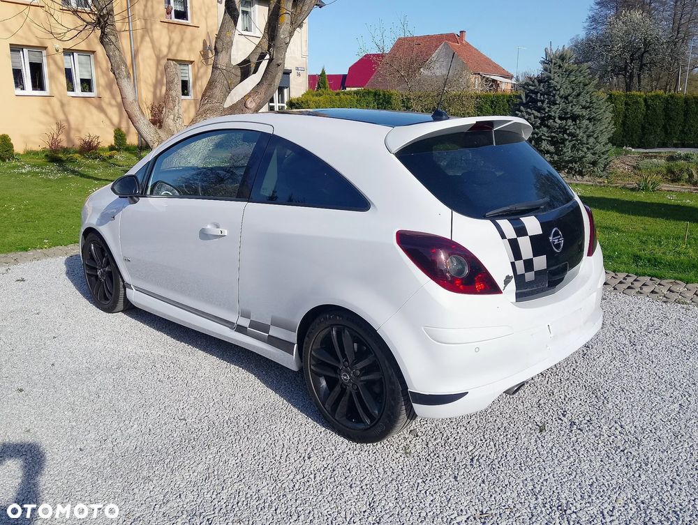 Opel Corsa 1.6 Turbo Color Race - 3