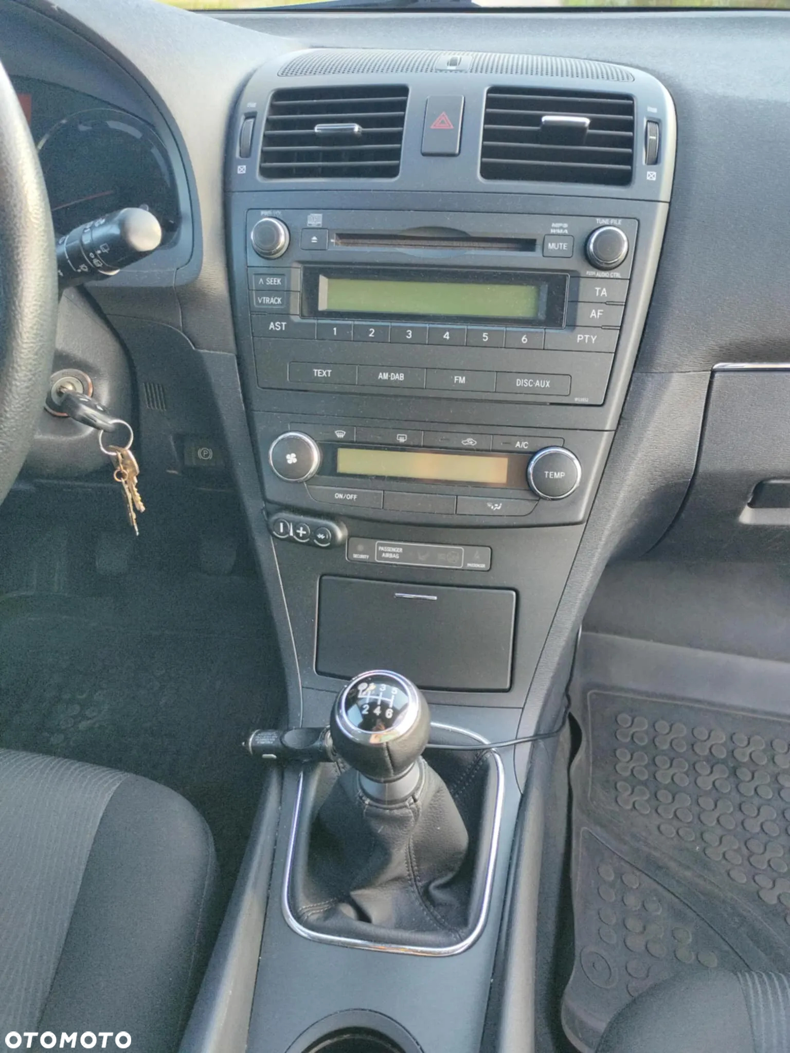 Toyota Avensis - 11