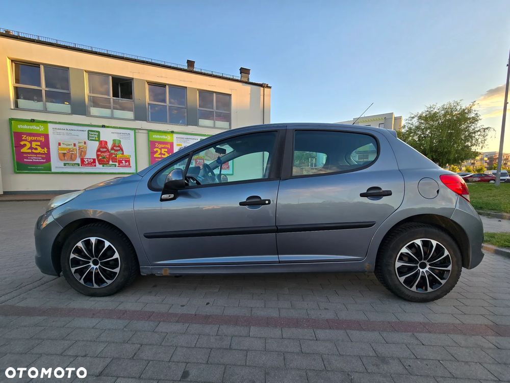 Peugeot 207 - 6
