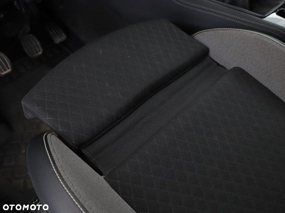 Opel Grandland X 1.2 T GPF Design Line S&S - 36