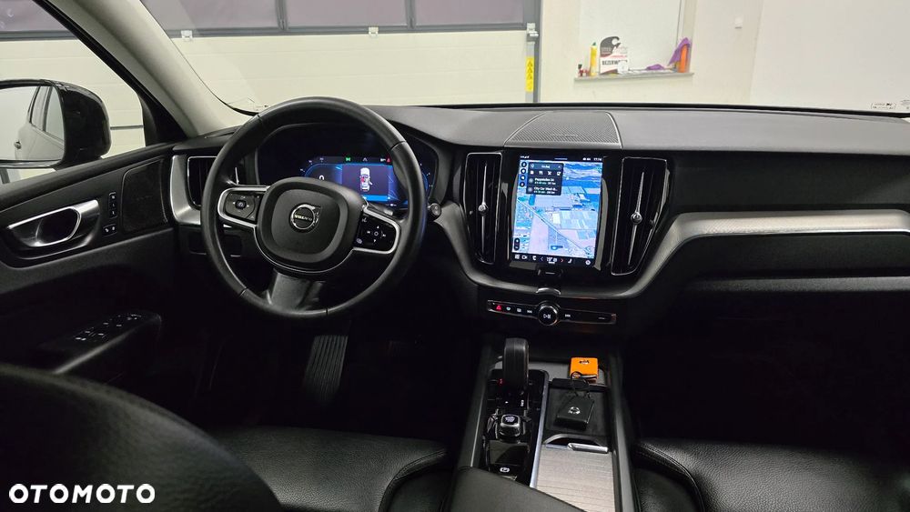 Volvo XC 60 B4 D AWD Plus Dark - 17