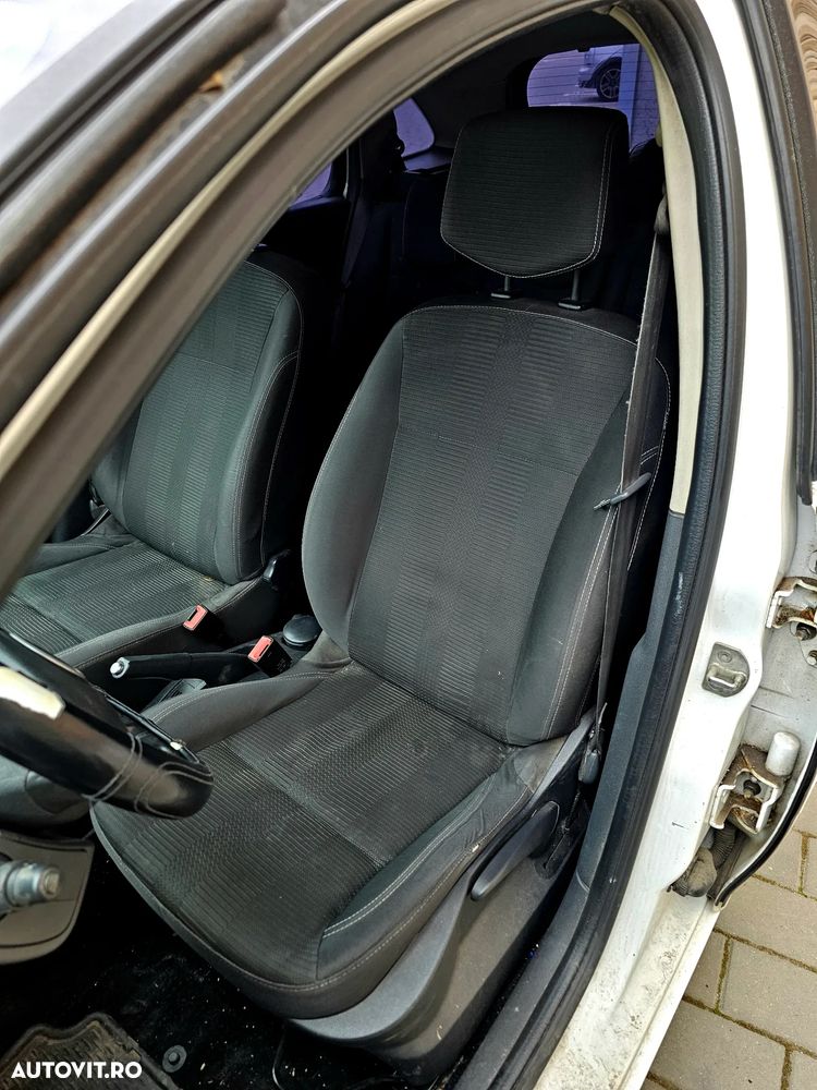 Renault Clio - 7