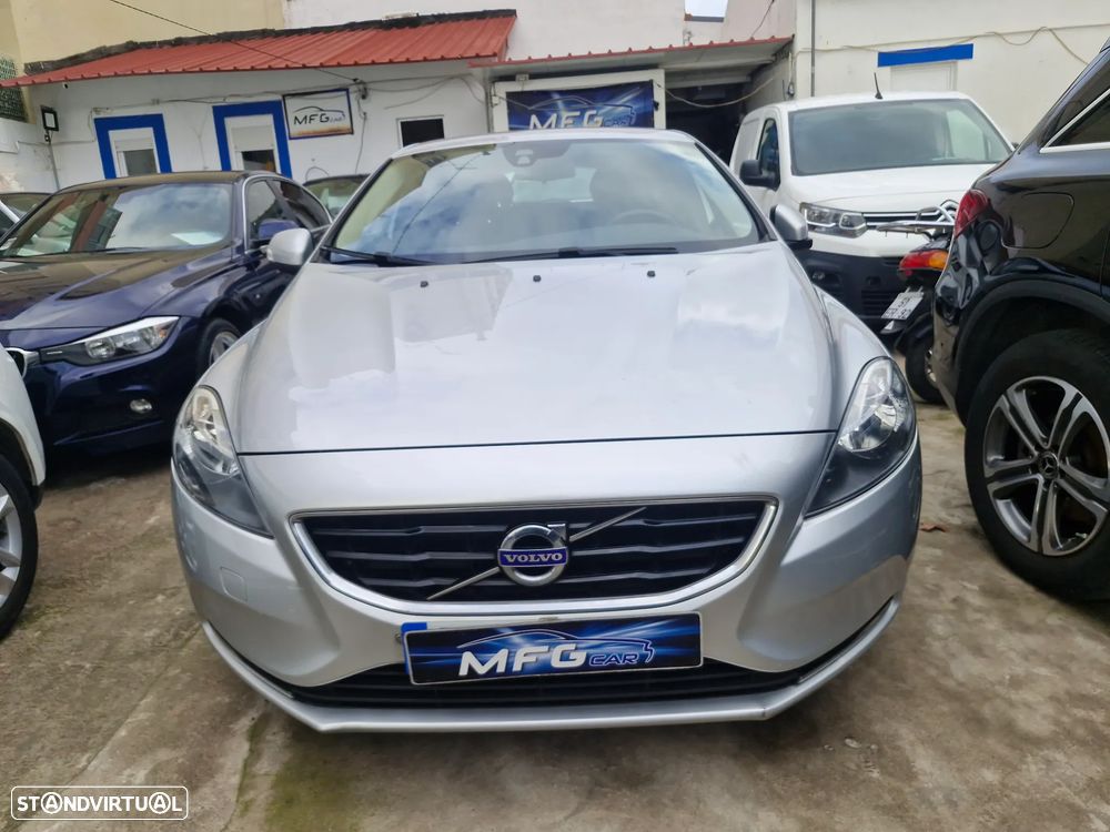 Volvo V40 D2 Geartronic Kinetic - 1