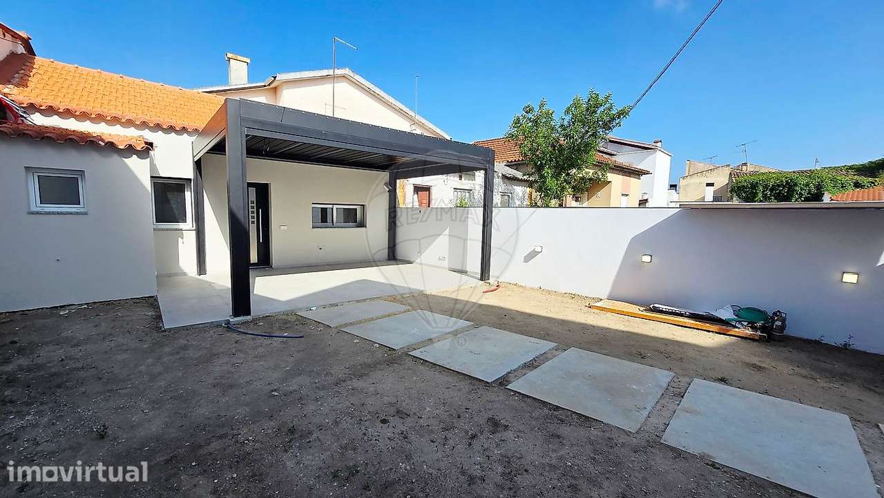 Moradia T2 para venda - Grande imagem: 2/15