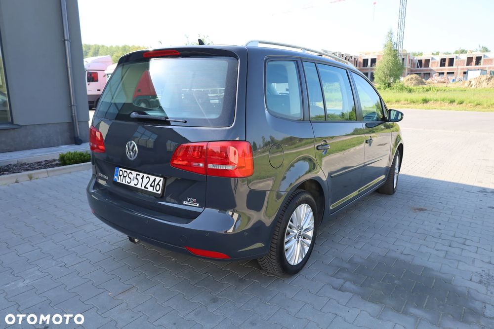 Volkswagen Touran - 25