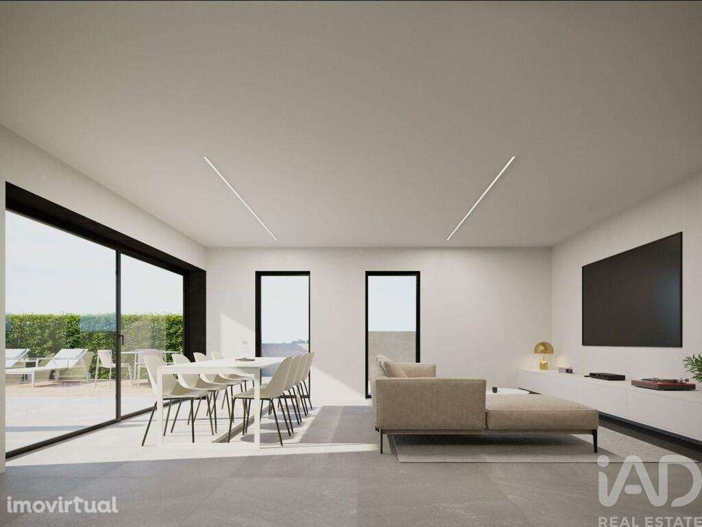 Casa / Villa T4 em Charneca De Caparica E Sobreda de 146,00 m2 - Grande imagem: 3/25