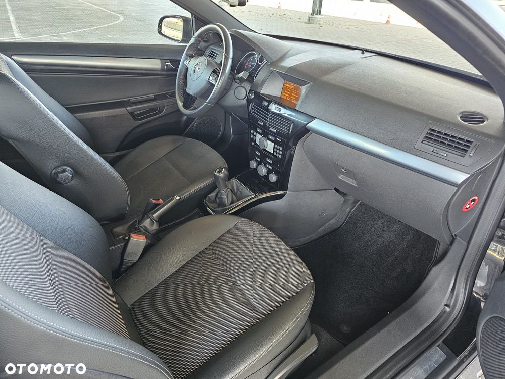 Opel Astra 1.9 CDTI Cosmo - 17