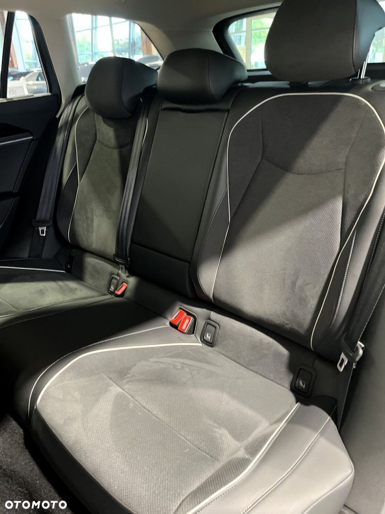 Volkswagen Passat 2.0 TDI SCR Style DSG - 32