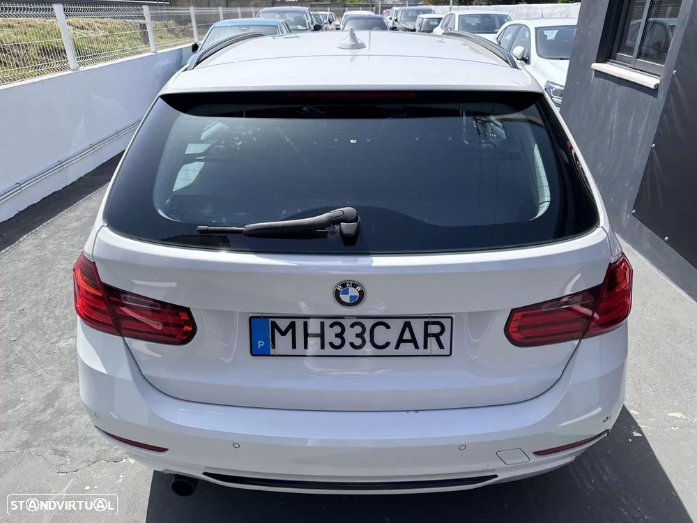 BMW 318 d Sport Line - 11