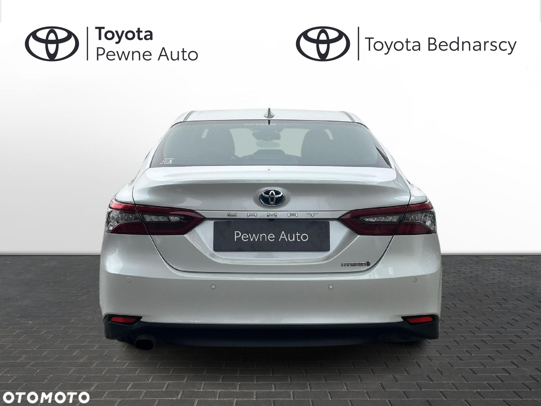 Toyota Camry - 4
