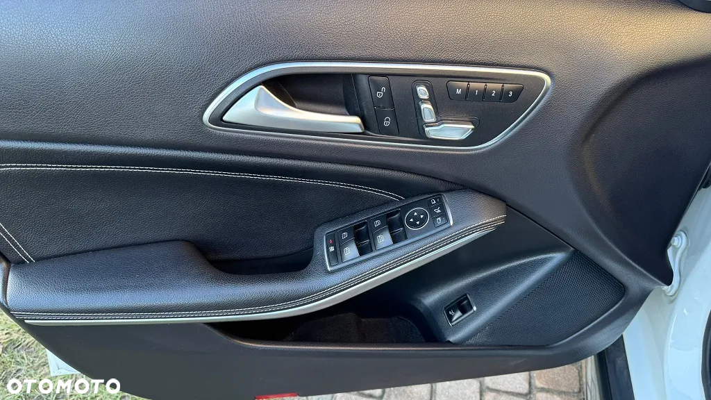 Mercedes-Benz GLA 250 4Matic 7G-DCT AMG Line - 20