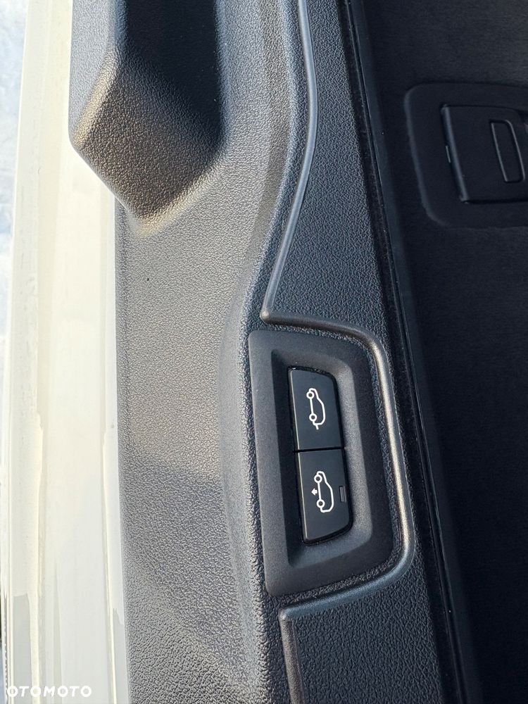 BMW X5 xDrive45e - 32