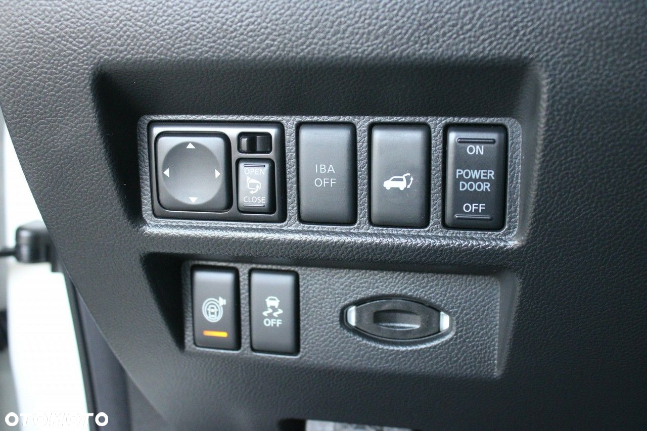Infiniti QX70 - 25
