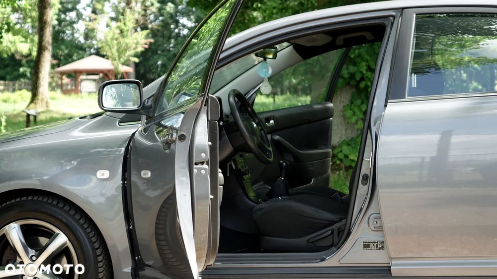 Toyota Avensis - 7