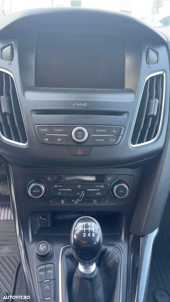 Ford Focus 1.0 EcoBoost Start-Stopp-System TITANIUM - 13