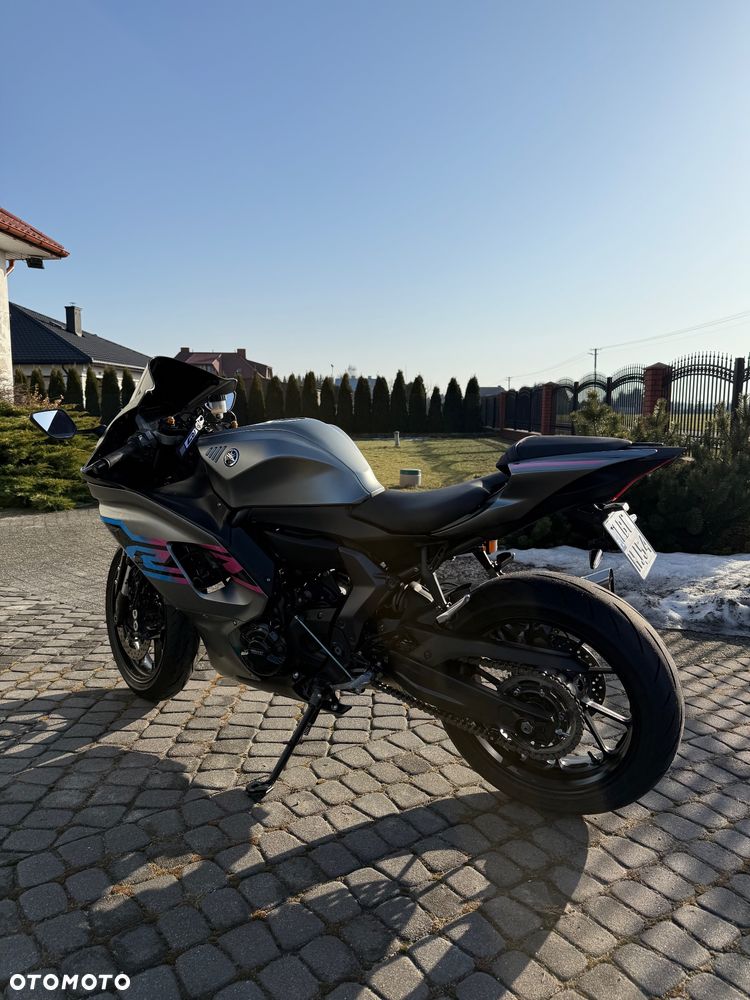 Yamaha R7 - 4
