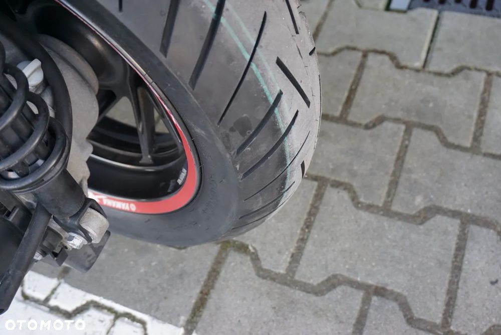 Yamaha X-max - 17