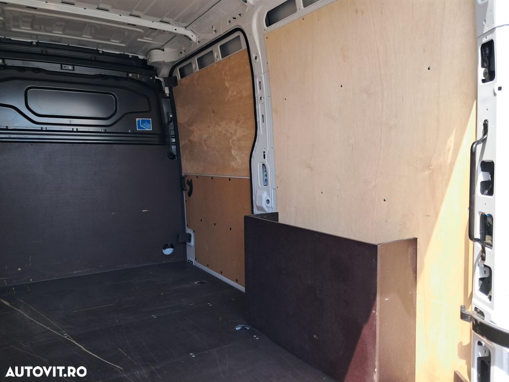 Renault MASTER FURGON L2H2 2.0D 170CP EURO 6 - 11
