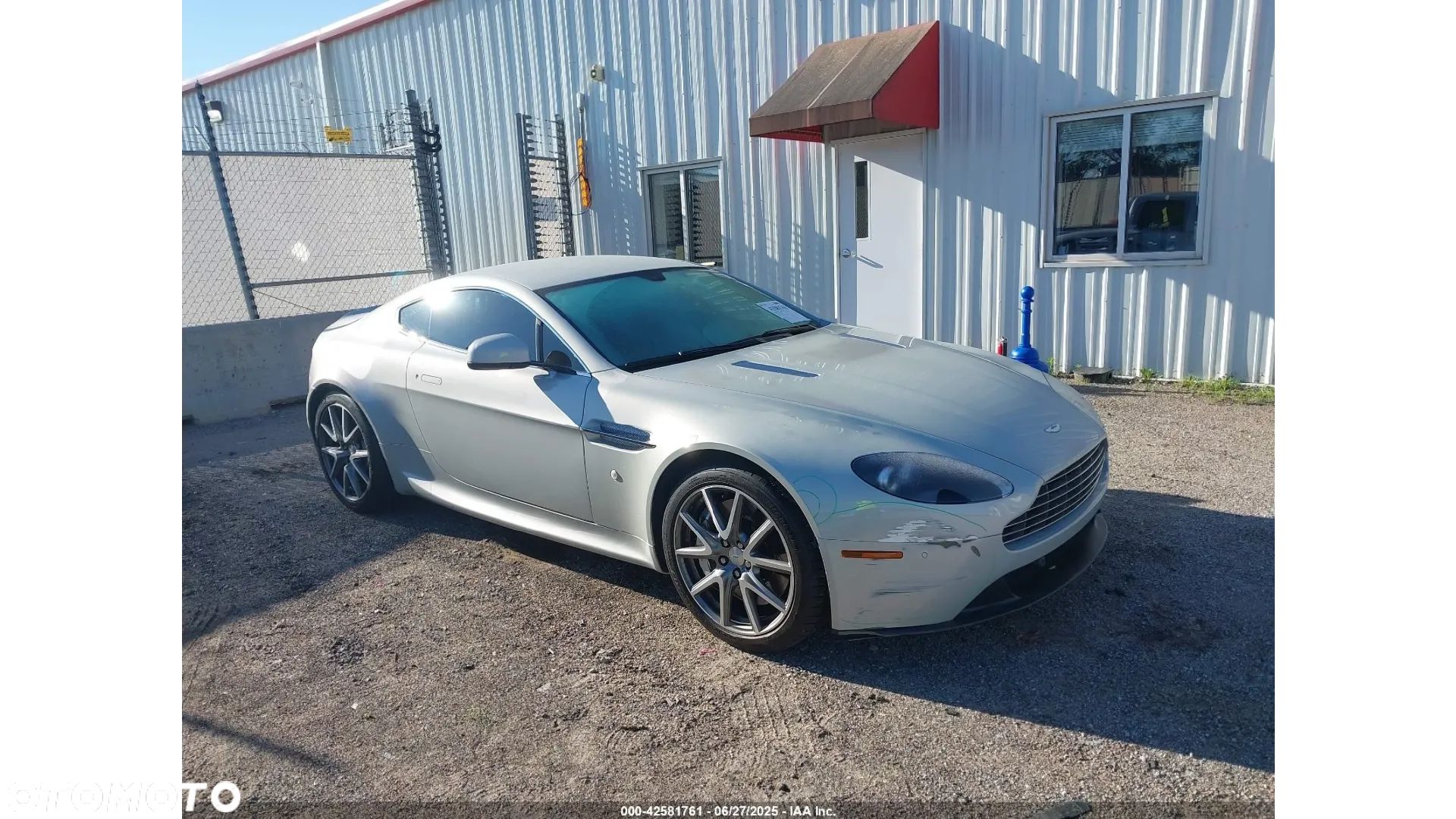 Aston Martin V8 Vantage - 1