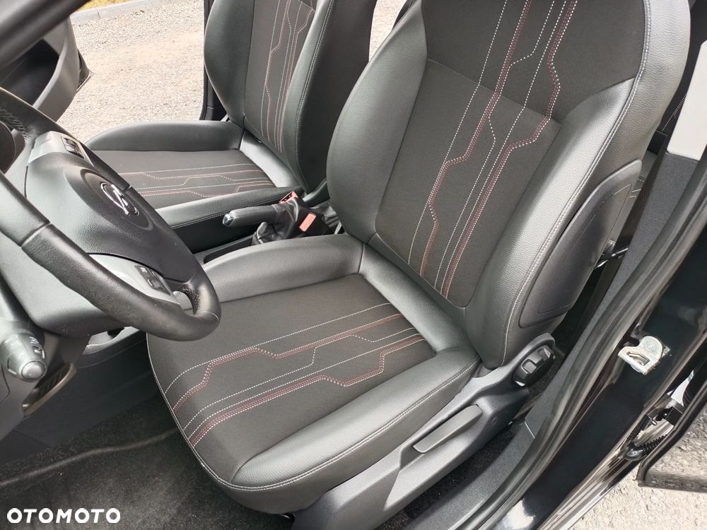 Opel Corsa 1.4 16V Color Edition - 14