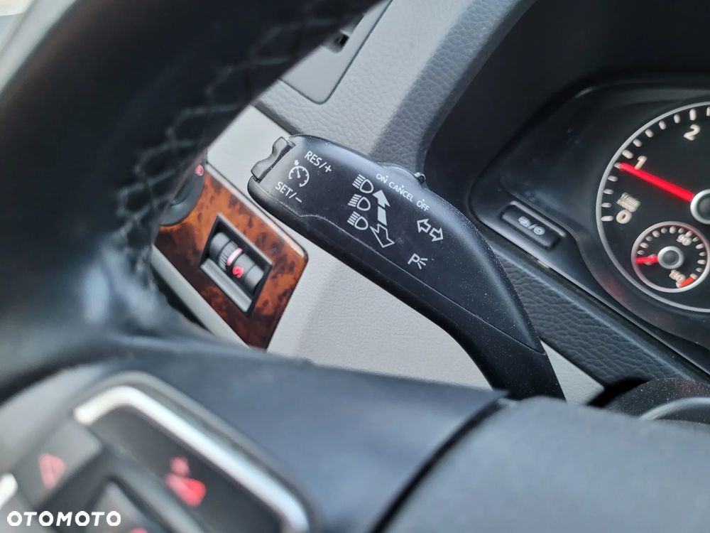 Volkswagen Multivan - 27