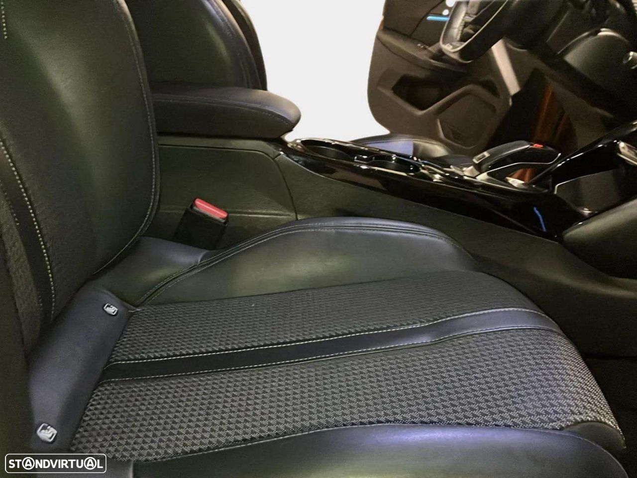 Peugeot 2008 1.5 BlueHDi GT Line EAT8 - 12