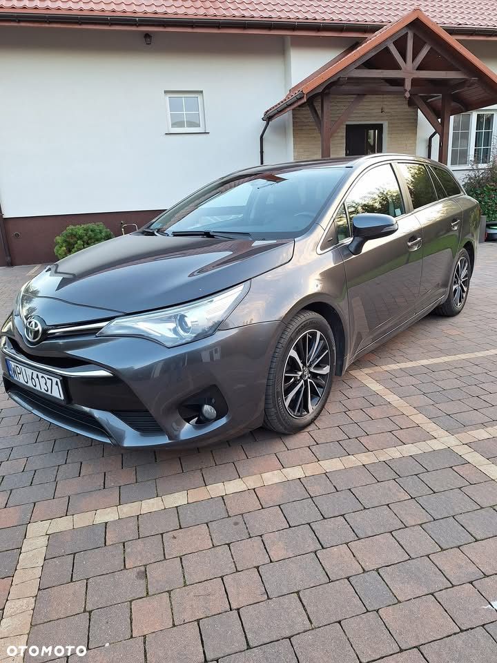 Toyota Avensis 2.0 D-4D Premium - 2