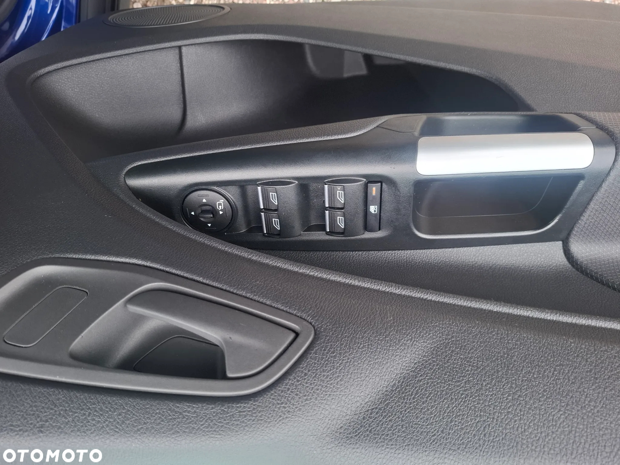 Ford Tourneo Connect Grand - 37