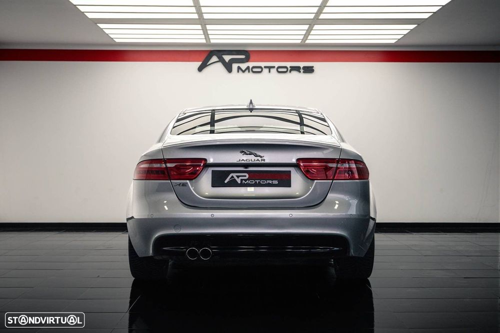 Jaguar Xe 2018 photo 5