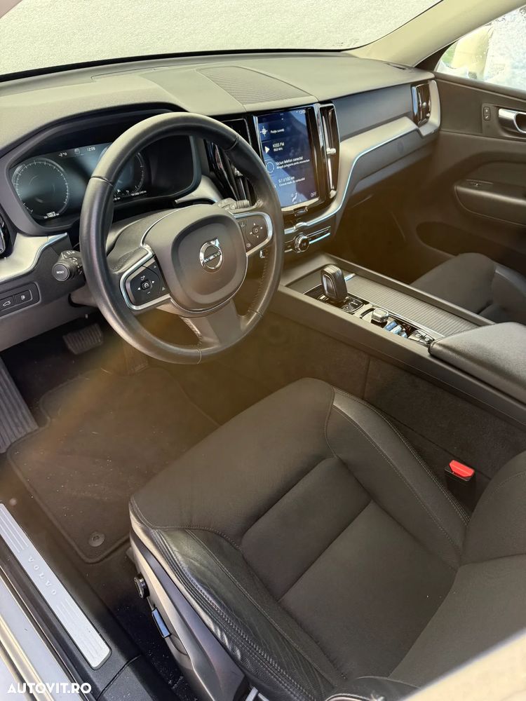 Volvo XC 60 T8 Twin Engine AWD Geartronic Momentum - 9