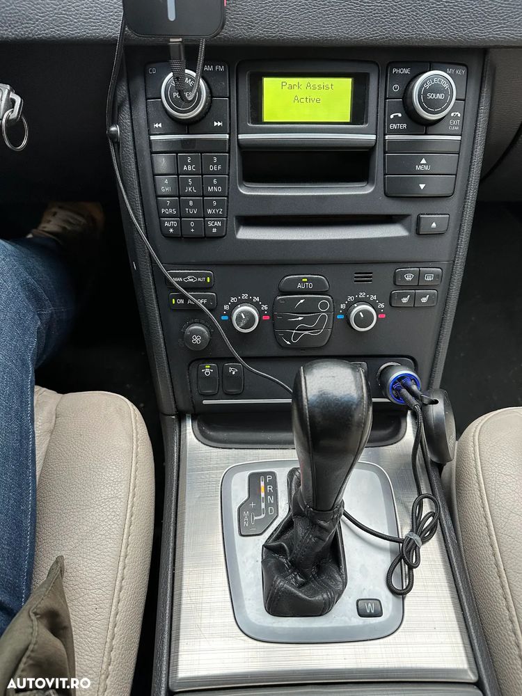 Volvo XC 90 D5 AWD Geartronic Momentum - 9