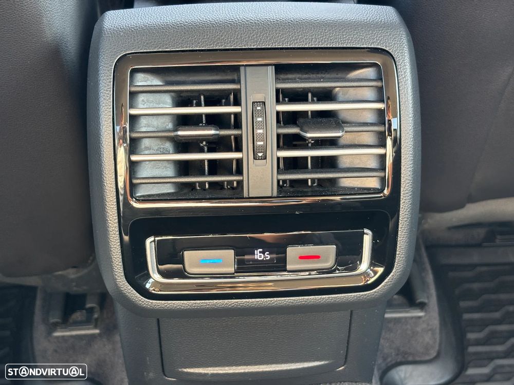 VW Passat 2.0 TDI Highline DSG - 32