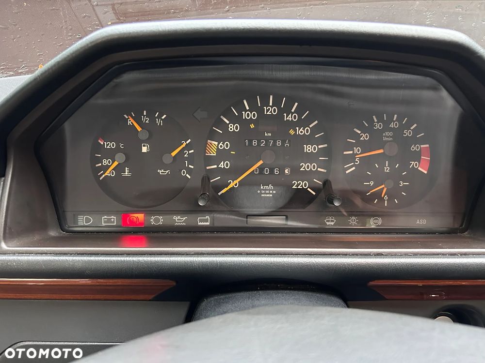 Mercedes-Benz W124 (1984-1993) - 13