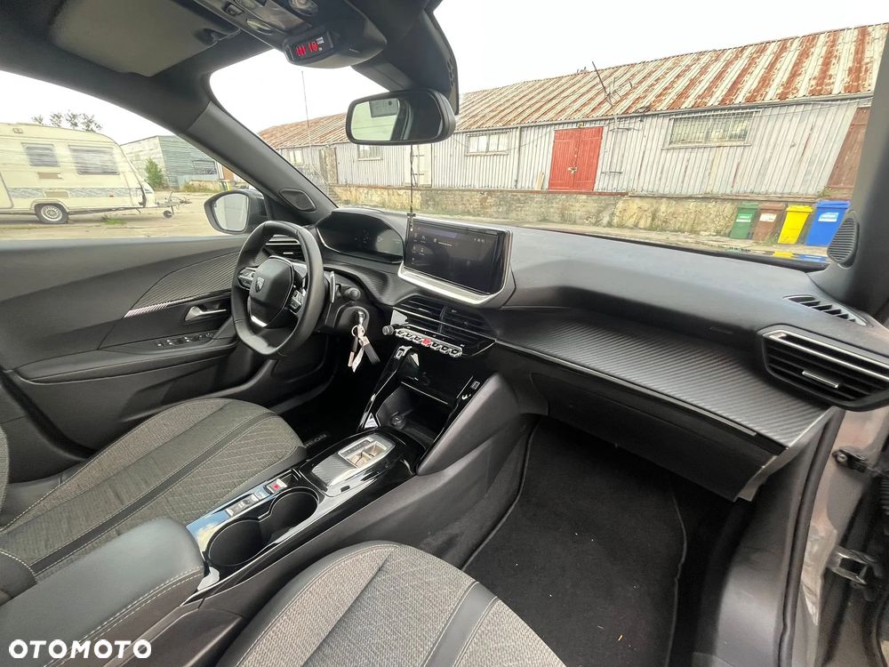 Peugeot 2008 PureTech 130 EAT8 Allure - 16