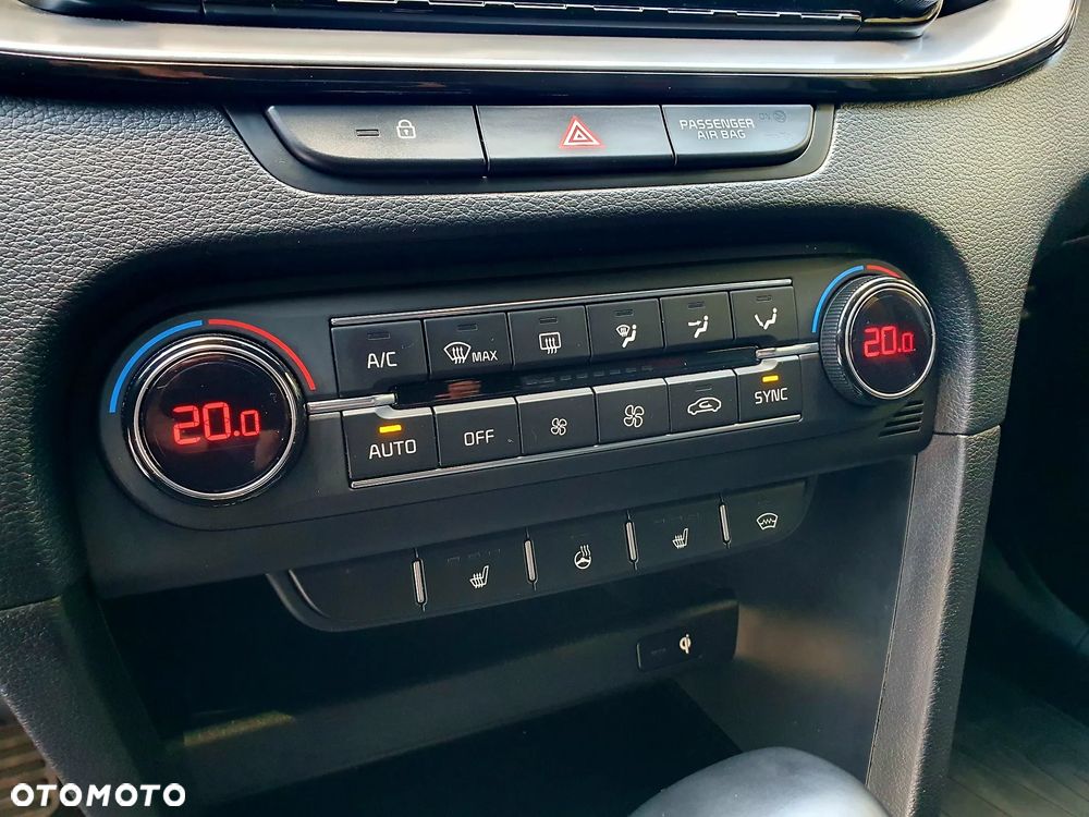 Kia ProCeed 1.6 T-GDI GT DCT - 25