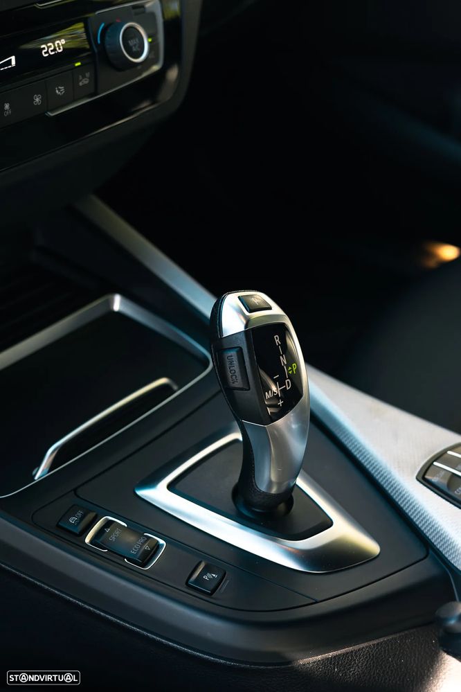 BMW 118 i Pack M Auto - 12