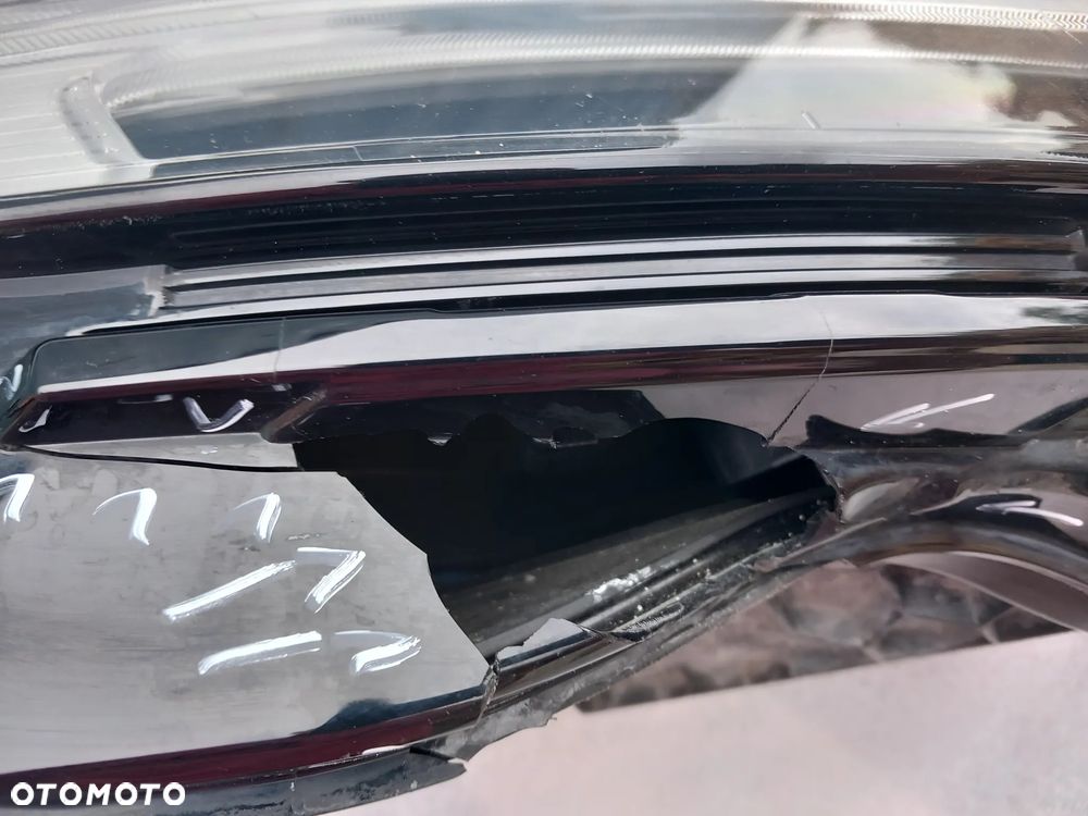 Lampa VOLVO V60 S60 przód/przednia prawa OE AECY6 - 6