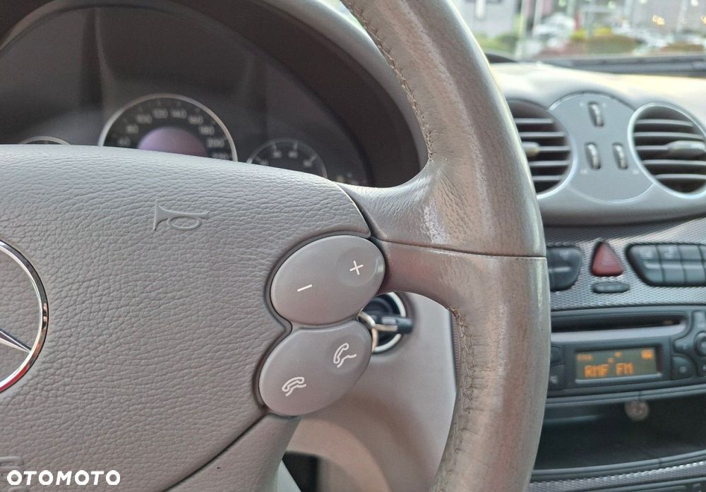 Mercedes-Benz CLK - 28