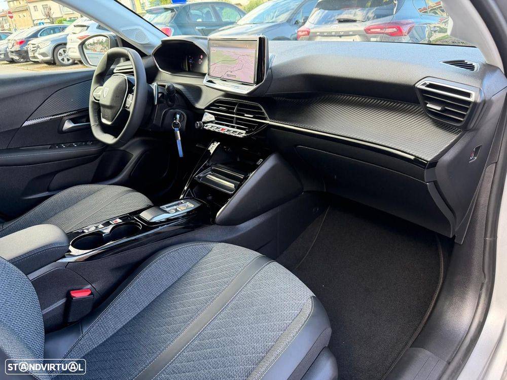 Peugeot 208 1.2 Hybrid Allure e-DCS6 - 16