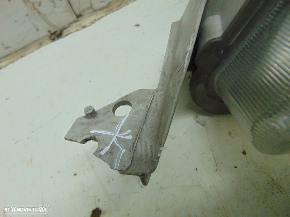 Toyota Hilux farol - 5